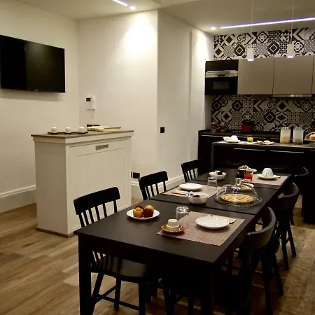 Umberto 134 Bed & Breakfast 4*